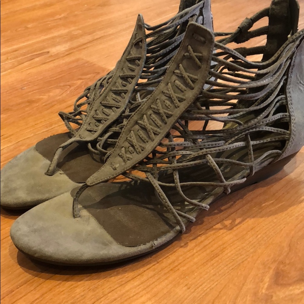 American Eagle Sandals